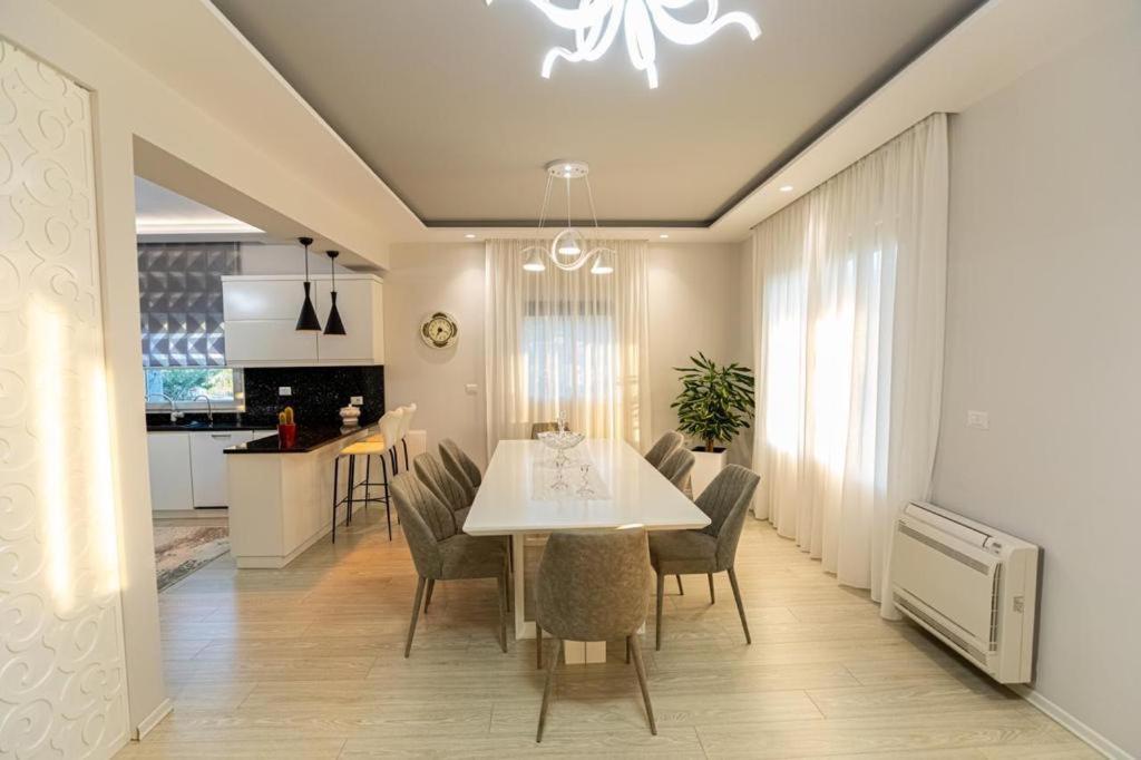 Vila Llano Vlorë Екстериор снимка